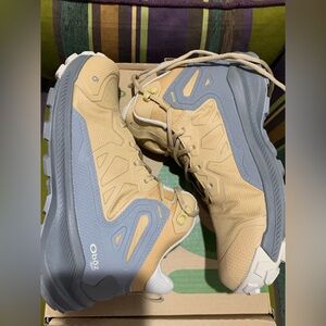 NWT Oboz katabatic hiking trail boots waterproof women’s 9.5